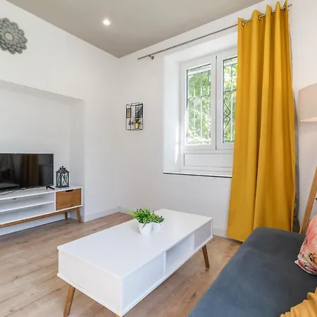 Moderno En Centro De Appartement